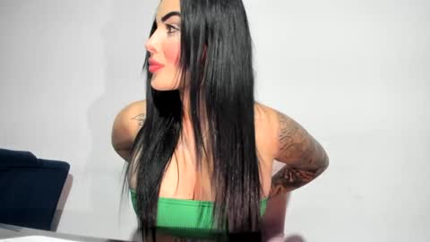 SARA    online show from October 21, 2025, 12:44 am