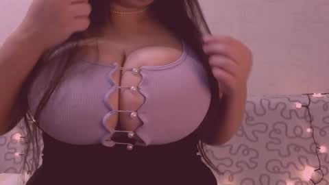 Julia online show from October 3, 2025, 1:30 pm