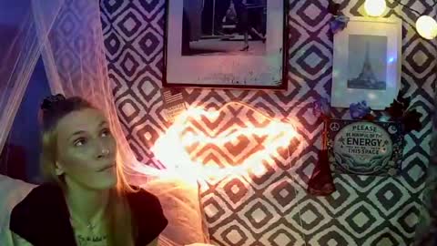 Leeah CloudZzz online show from October 16, 2025, 7:31 am