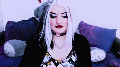 sexxx_queen online show from February 5, 2025, 8:04 pm