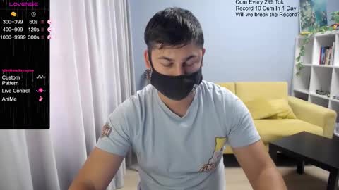 Snapshot of sexxxdickbig chatting on October 22, 2025, 6:46 am Tommy online show from October 22, 2025, 6:46 am