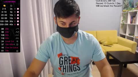 Snapshot of sexxxdickbig chatting on October 31, 2025, 8:37 am Tommy online show from October 31, 2025, 8:37 am