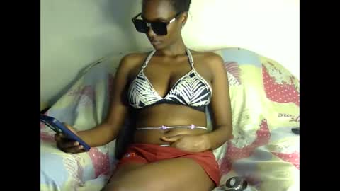 Snapshot of sexxy_boobiess chatting on November 2, 2025, 8:17 am Natural boobs online show from November 2, 2025, 8:17 am