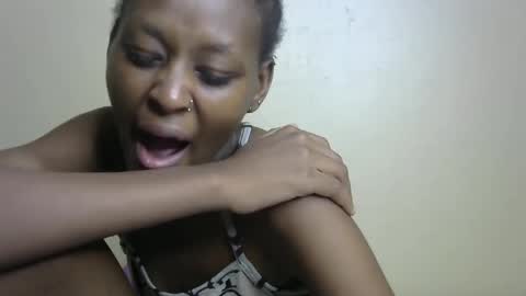 sexxy bum online show from February 25, 2025, 3:20 am