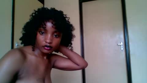 Snapshot of sexxy_daisyy chatting on March 24, 2026, 6:07 am sexxy_daisyy online show from March 24, 2026, 6:07 am