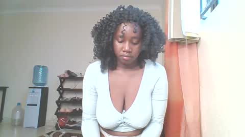 Snapshot of sexxy_thick_ebony chatting on September 15, 2025, 6:24 am Sweet doll  online show from September 15, 2025, 6:24 am
