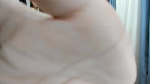 Snapshot of sexxyasian_selle4uxxx chatting on October 16, 2025, 4:30 pm sexxyasian_selle4uxxx online show from October 16, 2025, 4:30 pm