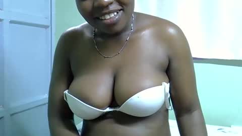 Snapshot of sexxybuttie chatting on October 25, 2025, 8:55 am African Queen online show from October 25, 2025, 8:55 am