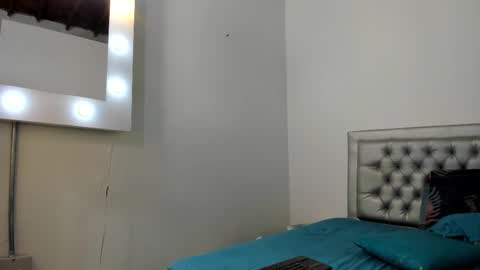 sexxylatincouple1 online show from October 18, 2025, 10:16 am