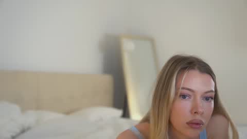 Lorry small boobs and Maya big boobs  friends with benefits online show from March 27, 2026, 5:45 pm