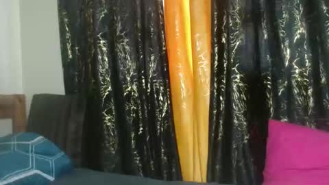 sexxypritty online show from May 7, 2026, 5:35 am