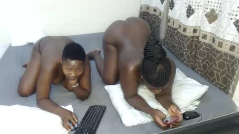 sexy_apple2 online show from October 7, 2025, 11:13 pm