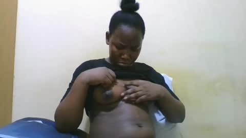 Snapshot of sexy_ariana90 chatting on October 8, 2025, 10:57 am Reshia online show from October 8, 2025, 10:57 am