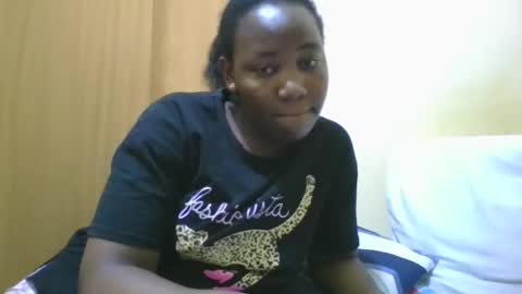 Snapshot of sexy_ariana90 chatting on October 13, 2025, 10:15 am Reshia online show from October 13, 2025, 10:15 am