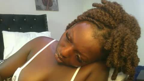 Snapshot of sexy_candia chatting on April 25, 2026, 1:52 pm Stacy online show from April 25, 2026, 1:52 pm