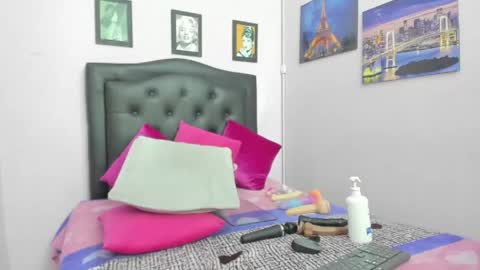 sexy_candy18x online show from April 25, 2026, 12:13 am