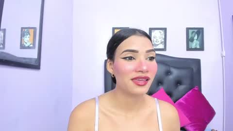 sexy_candy18x online show from August 5, 2026, 12:13 am