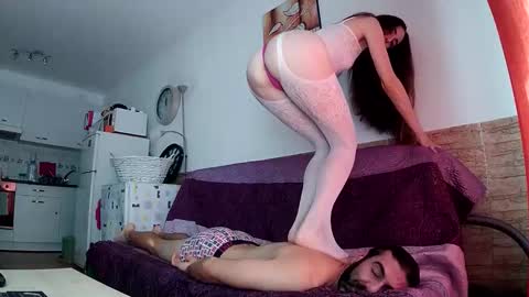 Bunny online show from November 10, 2025, 11:53 am