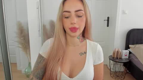 Snapshot of sexy_coralie chatting on September 13, 2025, 7:30 am C o r a l i e online show from September 13, 2025, 7:30 am