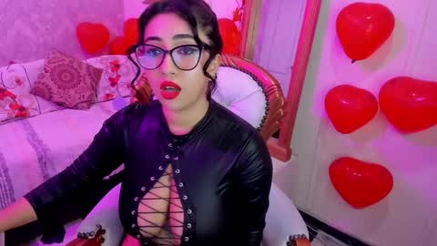  C R I S T A L  online show from February 20, 2025, 10:48 pm