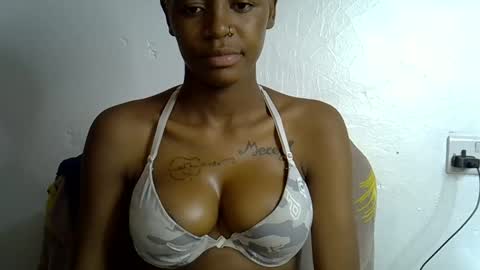 sexy_ebonii online show from September 25, 2025, 12:42 pm