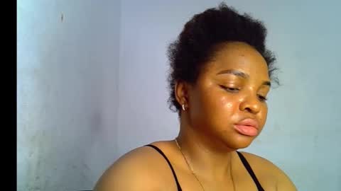 Clara online show from November 30, 2025, 7:51 pm