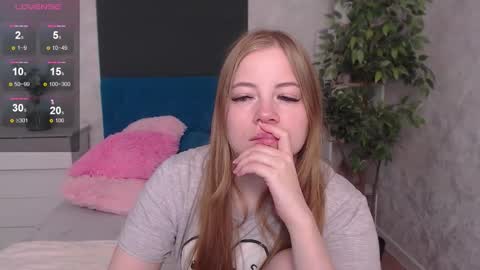 Jennifer online show from December 2, 2025, 4:18 am