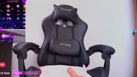 laura  online show from January 21, 2025, 7:50 pm