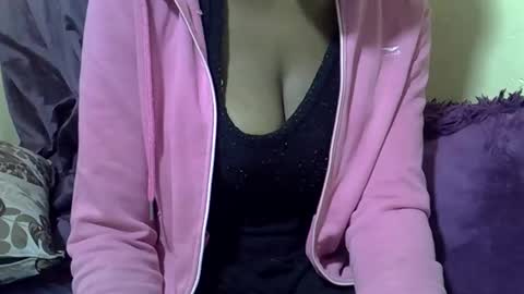 kayla online show from December 12, 2024, 10:34 am