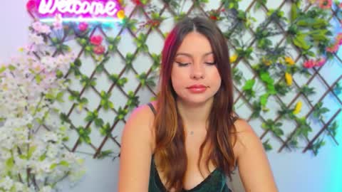 Lily online show from November 18, 2025, 4:06 am