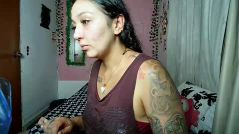 Snapshot of sexy_lolas chatting on September 15, 2025, 4:23 am sexy lolas online show from September 15, 2025, 4:23 am