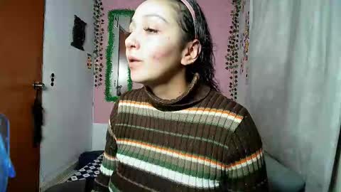 Snapshot of sexy_lolas chatting on September 19, 2025, 1:29 am sexy lolas online show from September 19, 2025, 1:29 am