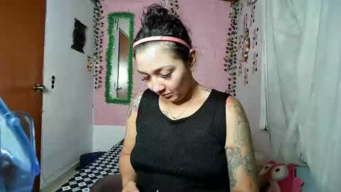 Snapshot of sexy_lolas chatting on September 21, 2025, 12:23 am sexy lolas online show from September 21, 2025, 12:23 am