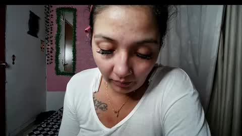Snapshot of sexy_lolas chatting on September 27, 2025, 1:54 am sexy lolas online show from September 27, 2025, 1:54 am