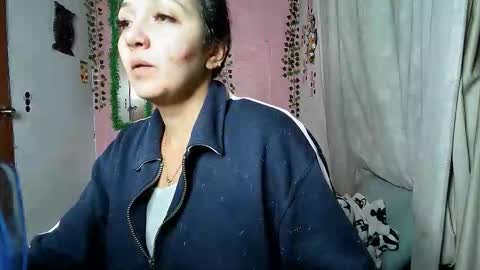 Snapshot of sexy_lolas chatting on October 13, 2025, 1:05 am sexy lolas online show from October 13, 2025, 1:05 am