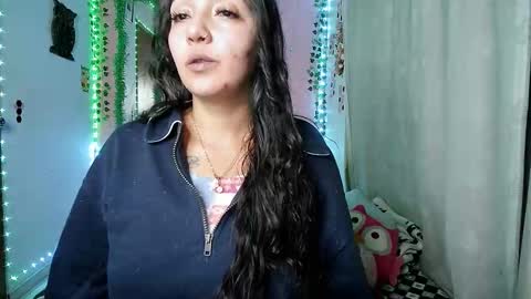 Snapshot of sexy_lolas chatting on October 15, 2025, 5:51 am sexy lolas online show from October 15, 2025, 5:51 am