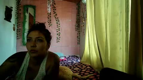 Snapshot of sexy_lolas chatting on April 5, 2026, 7:22 pm sexy lolas online show from April 5, 2026, 7:22 pm