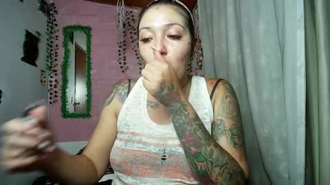 Snapshot of sexy_lolas chatting on April 8, 2026, 4:56 am sexy lolas online show from April 8, 2026, 4:56 am