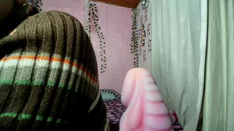 Snapshot of sexy_lolas chatting on April 21, 2026, 4:30 am sexy lolas online show from April 21, 2026, 4:30 am