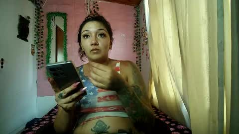Snapshot of sexy_lolas chatting on April 21, 2026, 10:01 pm sexy lolas online show from April 21, 2026, 10:01 pm