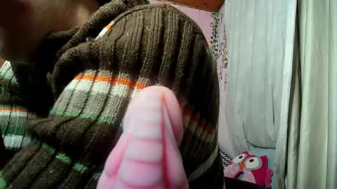 Snapshot of sexy_lolas chatting on April 24, 2026, 5:32 am sexy lolas online show from April 24, 2026, 5:32 am