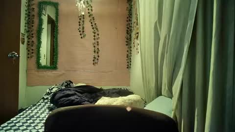 Snapshot of sexy_lolas chatting on April 25, 2026, 1:19 am sexy lolas online show from April 25, 2026, 1:19 am