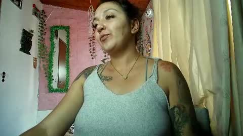 sexy lolas online show from July 29, 2026, 10:41 pm