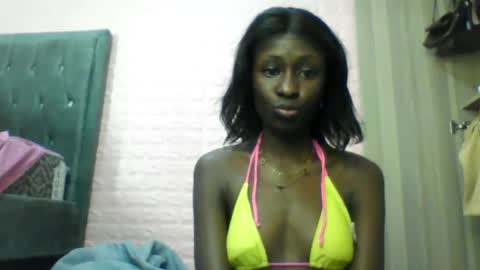 Snapshot of sexy_lyn852 chatting on October 27, 2025, 10:47 pm sexy_lyn852 online show from October 27, 2025, 10:47 pm