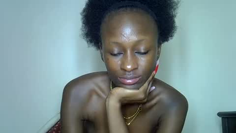 sexy_lyn852 online show from February 5, 2026, 8:35 pm