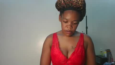 sexy_lyna online show from December 14, 2025, 11:26 am