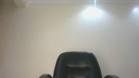sexy_lyna online show from May 6, 2026, 12:32 pm