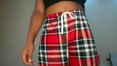 sexy_lyna online show from June 24, 2026, 4:33 am