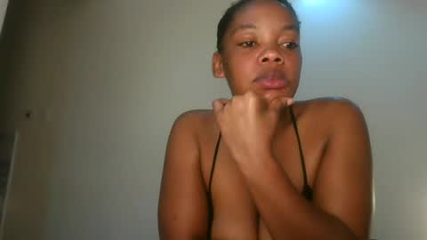 sexy_lyna online show from July 10, 2026, 11:24 am
