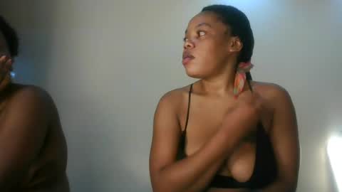sexy_lyna online show from July 12, 2026, 4:36 am